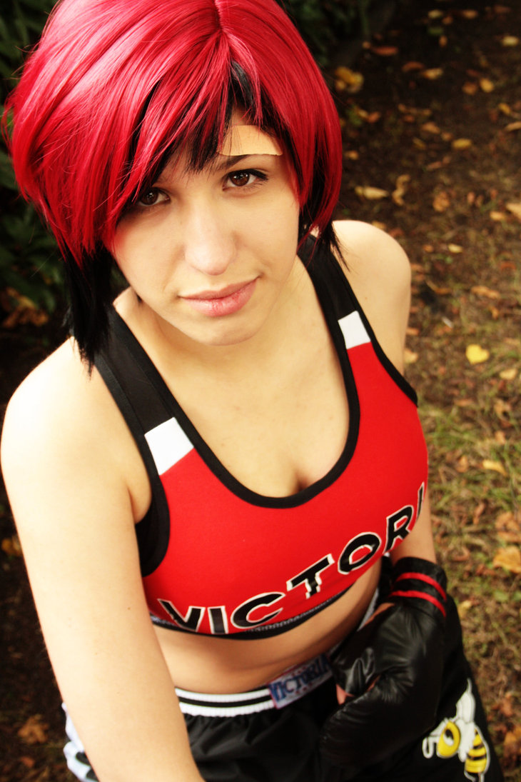 doa_5_mila_cosplay_by_wynn_aura-d715zbd.jpg